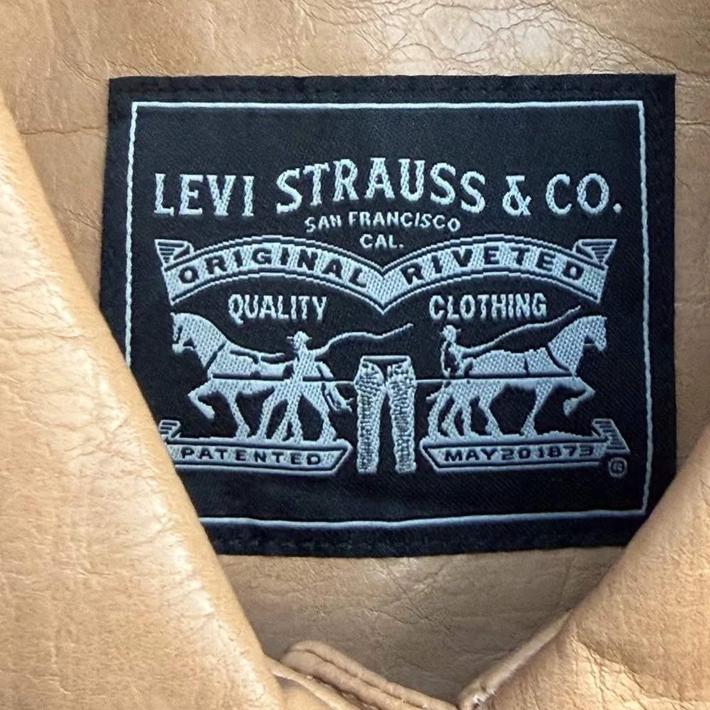 Vintage Levi's Womens Relaxed Fit Button Down Faux Leather M Blazer Jacket T5